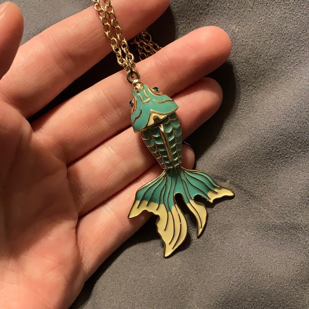 ✨3 for 10✨ Articulated Fish Necklace